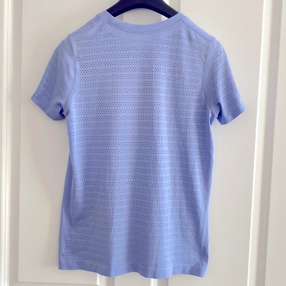 Lululemon Breeze By Short Sleeve Shirt Top SquadHydrangea Blue - Picture 3 of 4